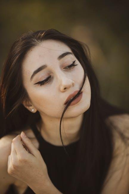How to Do Winged Eyeliner Like a Pro